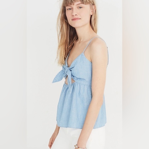 Madewell Tops - Madewell Chambray Tie-Front key hole camitop